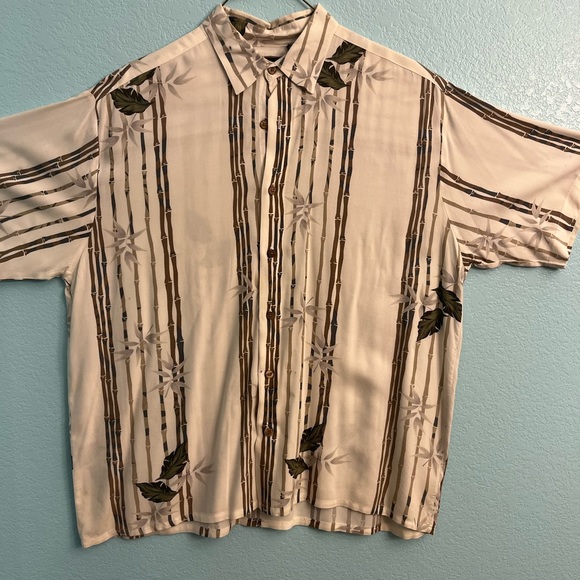 Hawaiian shirt - Picture 3 of 3